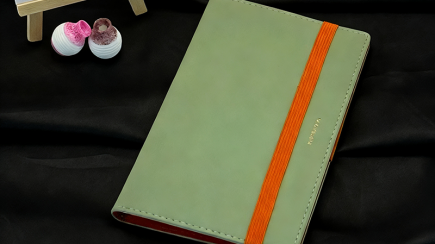 绑带活页本（Strap-bound loose-leaf notebook.）